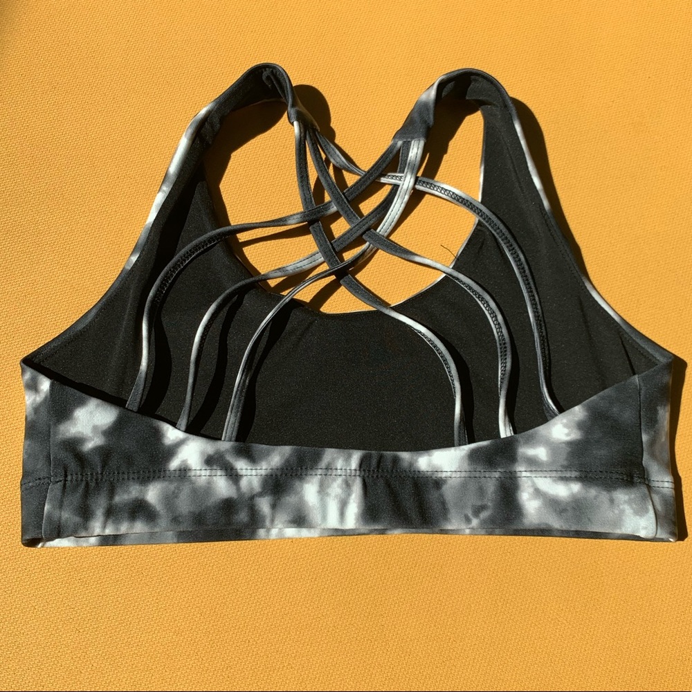 Black and white Mossimo tie-dyed sports bra size S - Picture 2 of 4